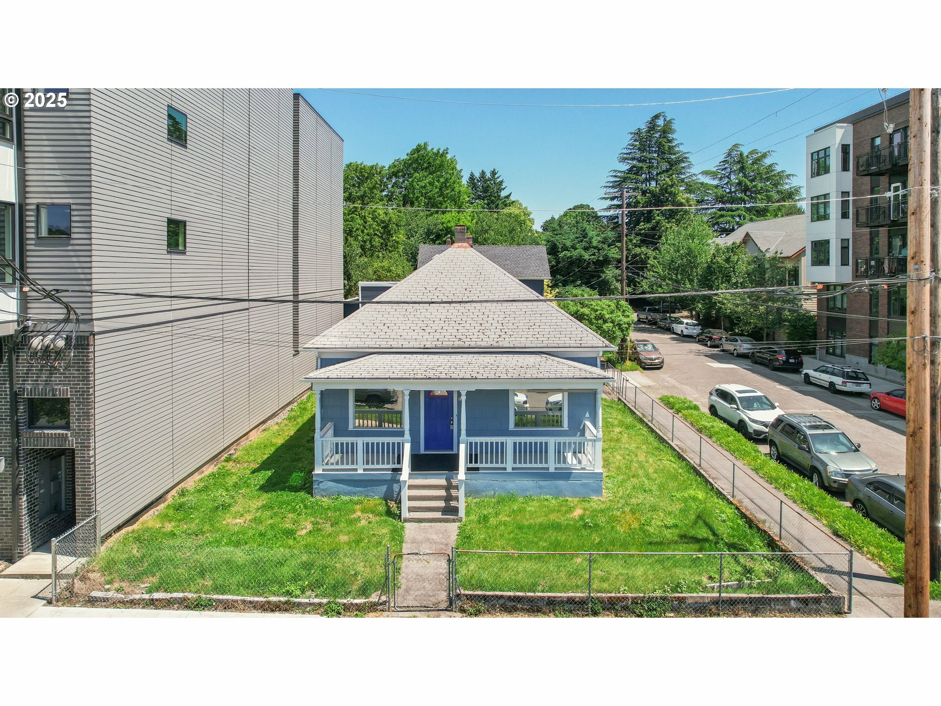 Property Photo: 8134 SE 6th Ave OR 97202