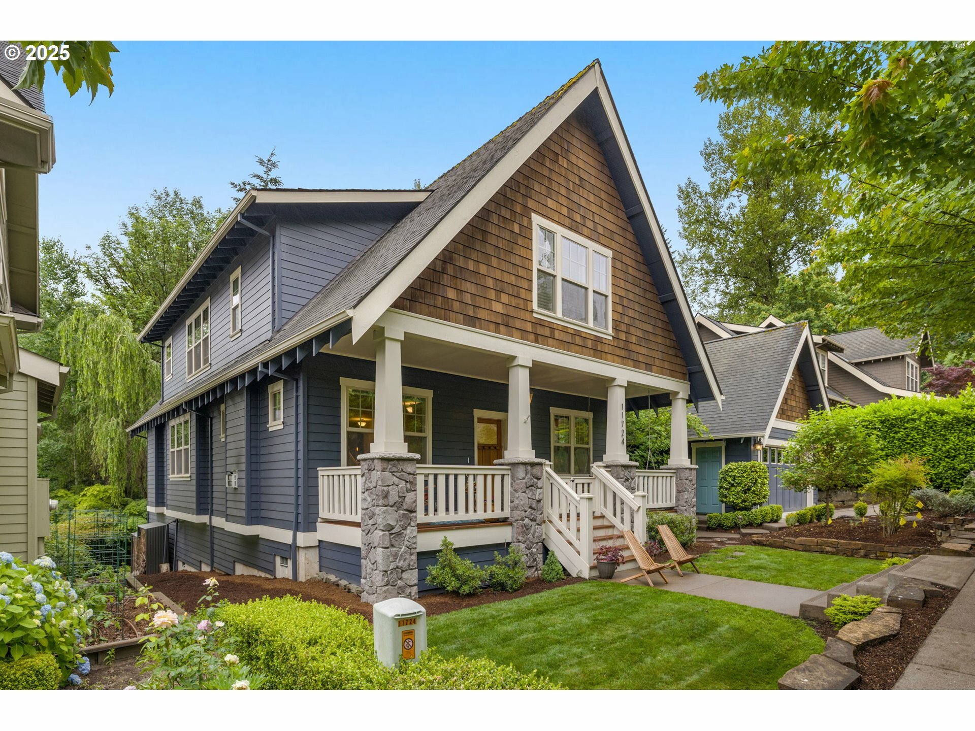 Property Photo:  11724 SW 39th Ave  OR 97219 