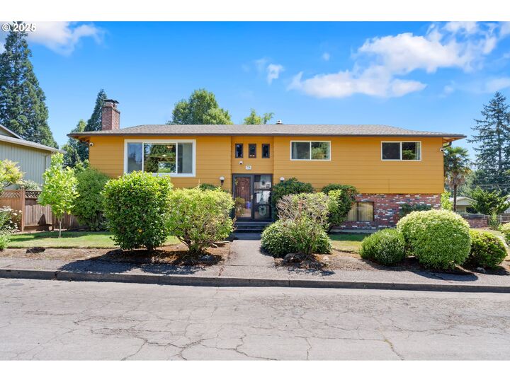 18345 Chris Ct  Gladstone OR 97027 photo