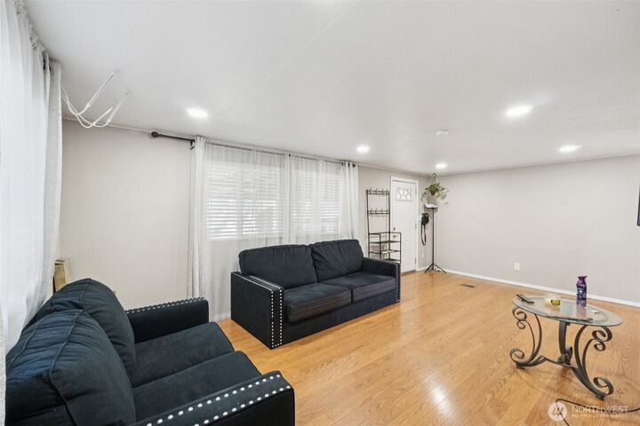 Property Photo: 4248 A Street SE 518 WA 98002