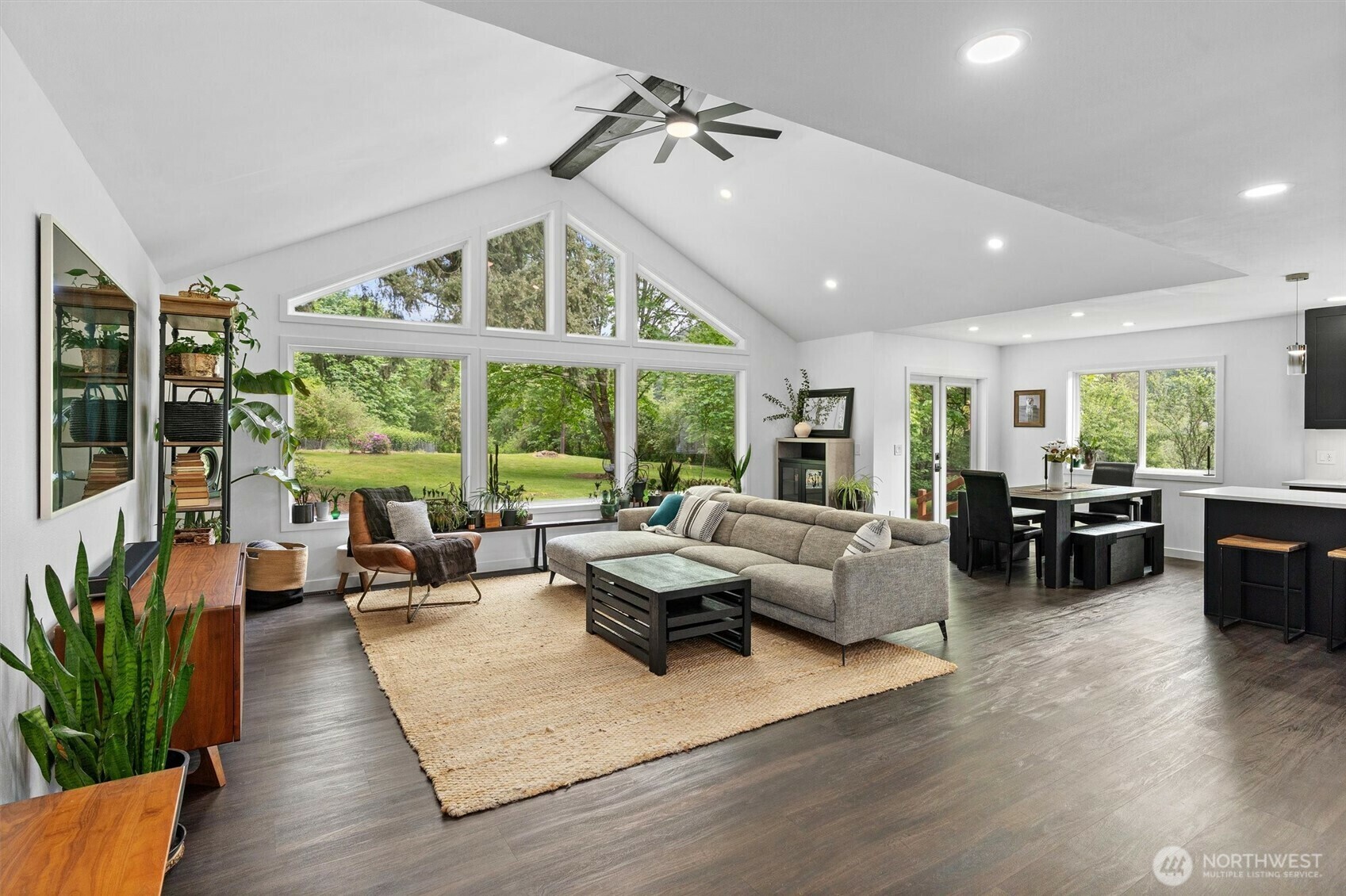 Property Photo: 16100 SE 113th Place WA 98059