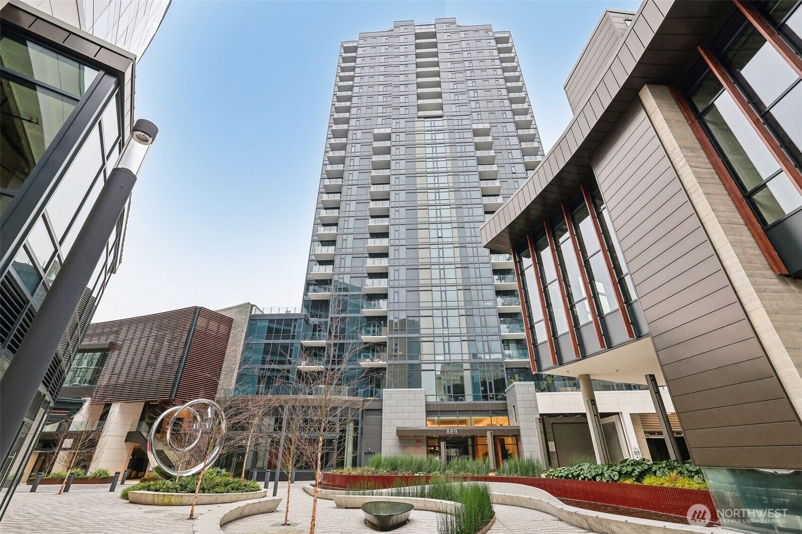Property Photo: 889 Avenue Square NE 502 WA 98004