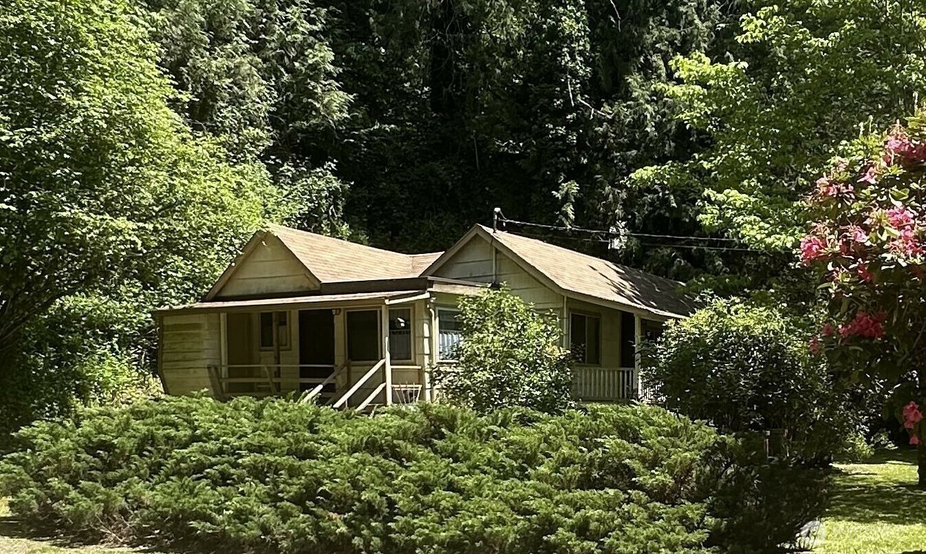 Property Photo: 22504 Dorre Don Way SE WA 98038