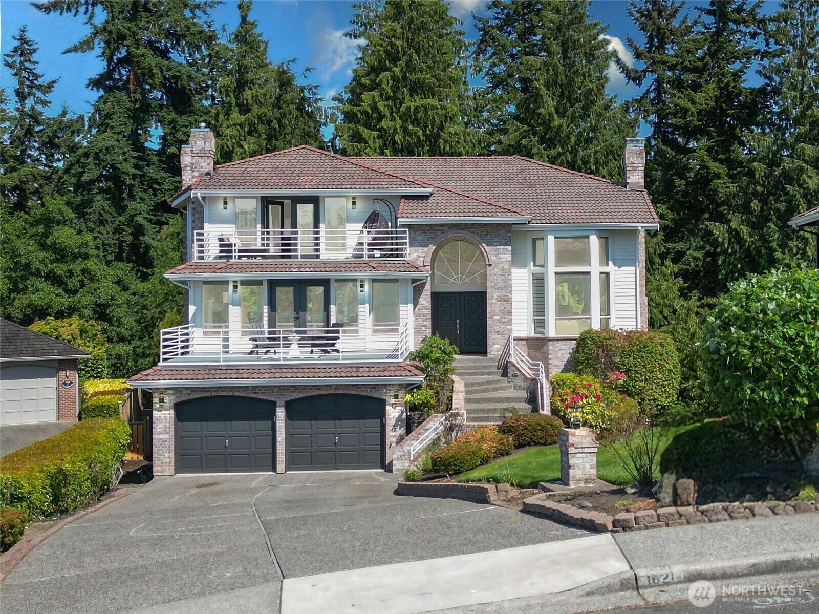 Property Photo: 1621 Edgemoor Lane WA 98203