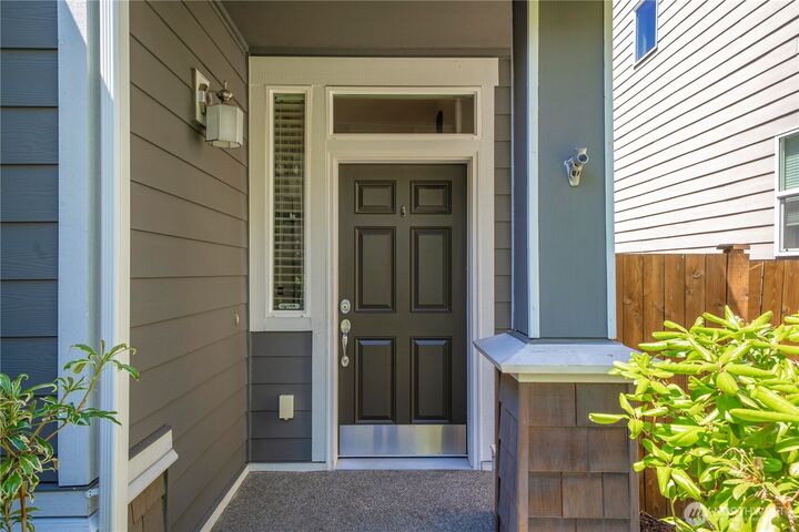 Property Photo: 26863 225th Avenue SE WA 98038