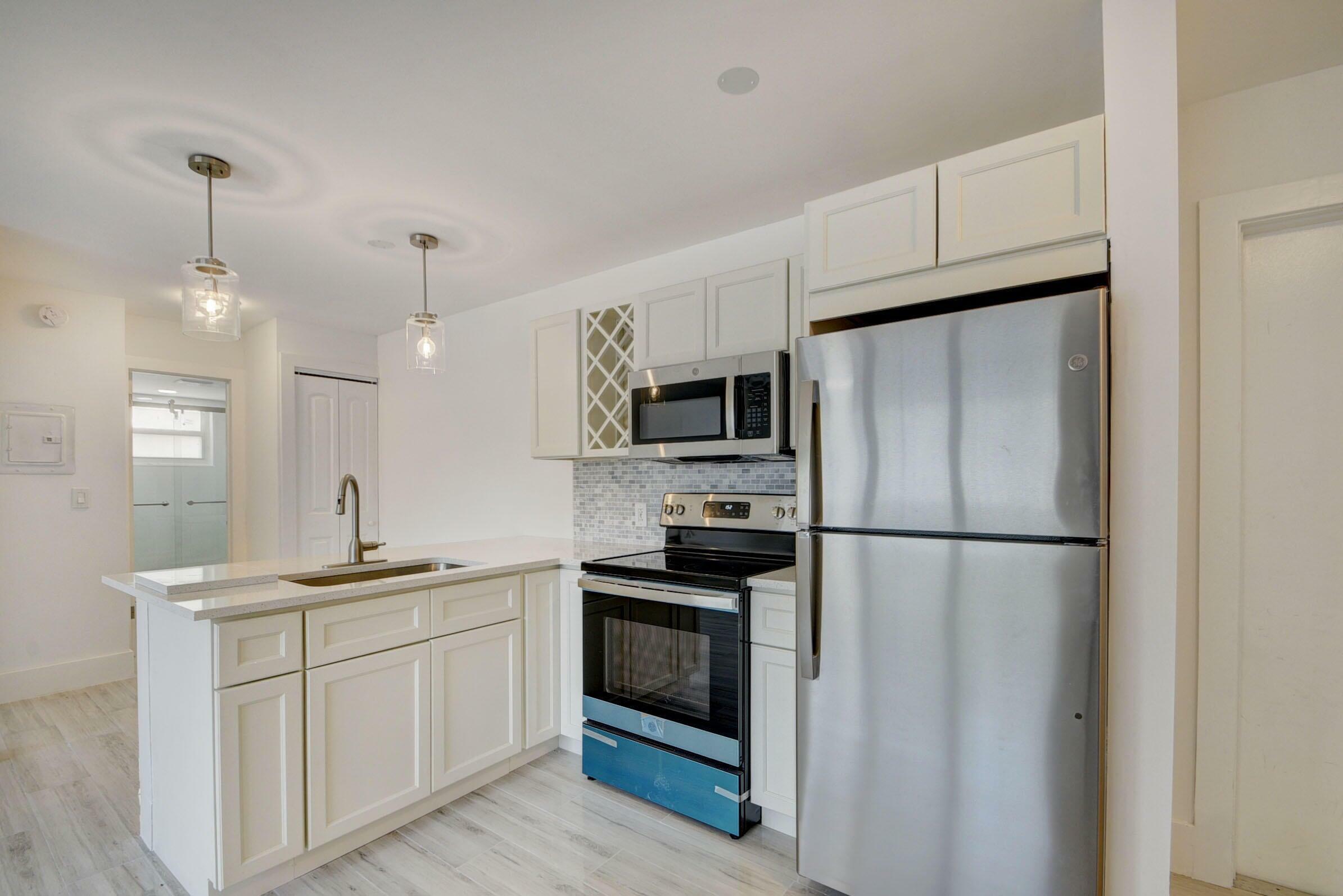 Property Photo: 525 S Broadway Street C FL 33462
