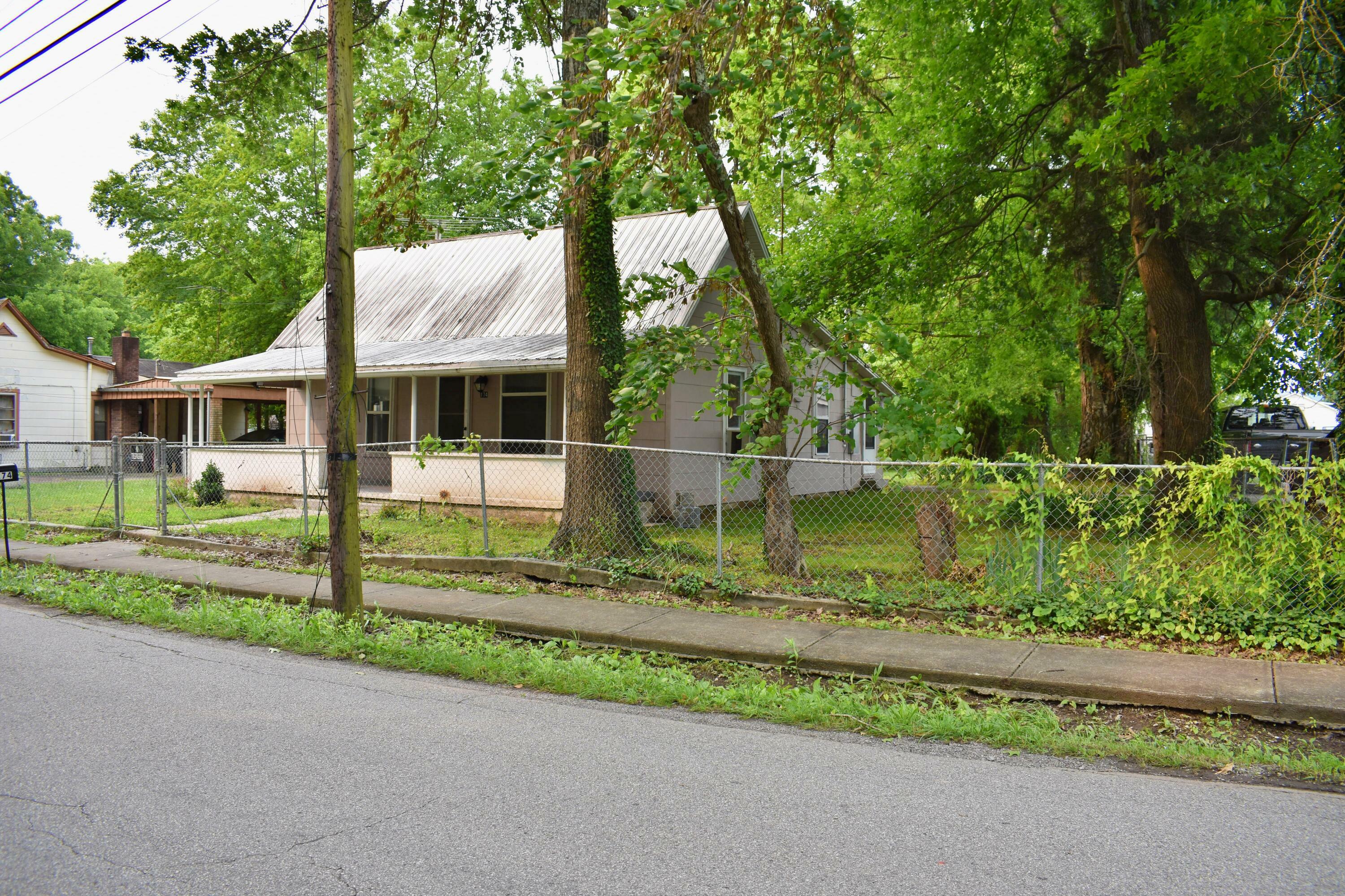 Property Photo: 174 E Jackson Avenue TN 37381
