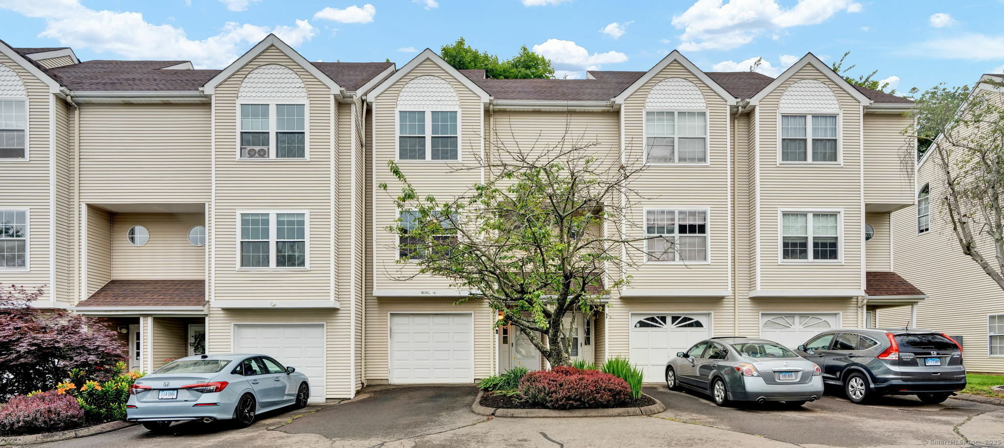 Property Photo: 2390 State Street Apt 6E CT 06517