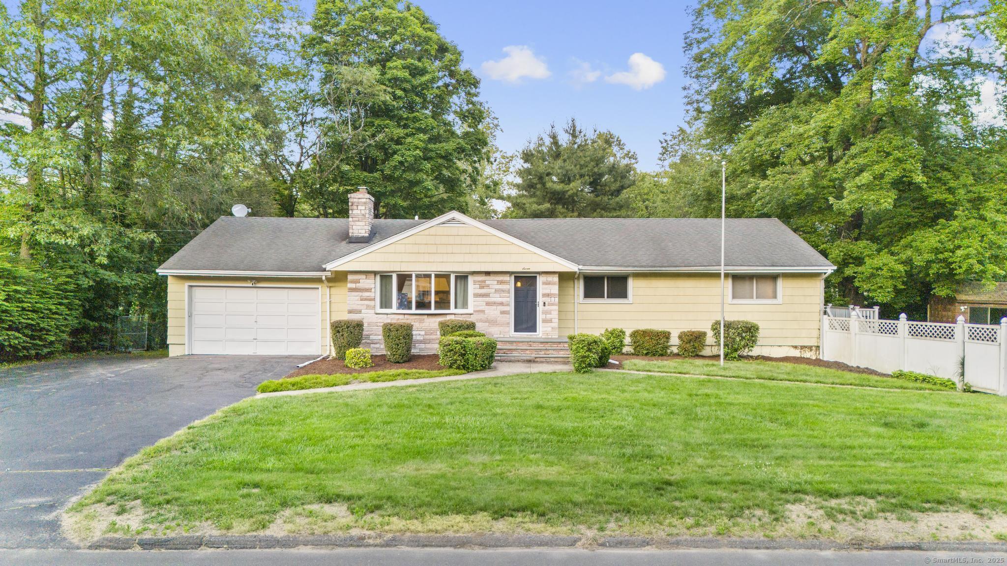 7 Lorma Avenue  Trumbull CT 06611 photo