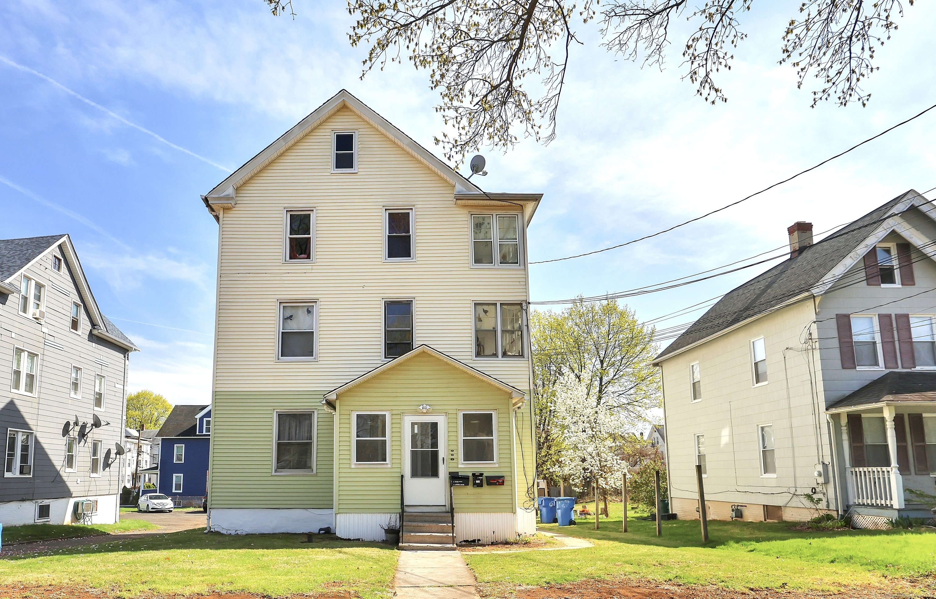Property Photo:  127 Smalley Street  CT 06051 