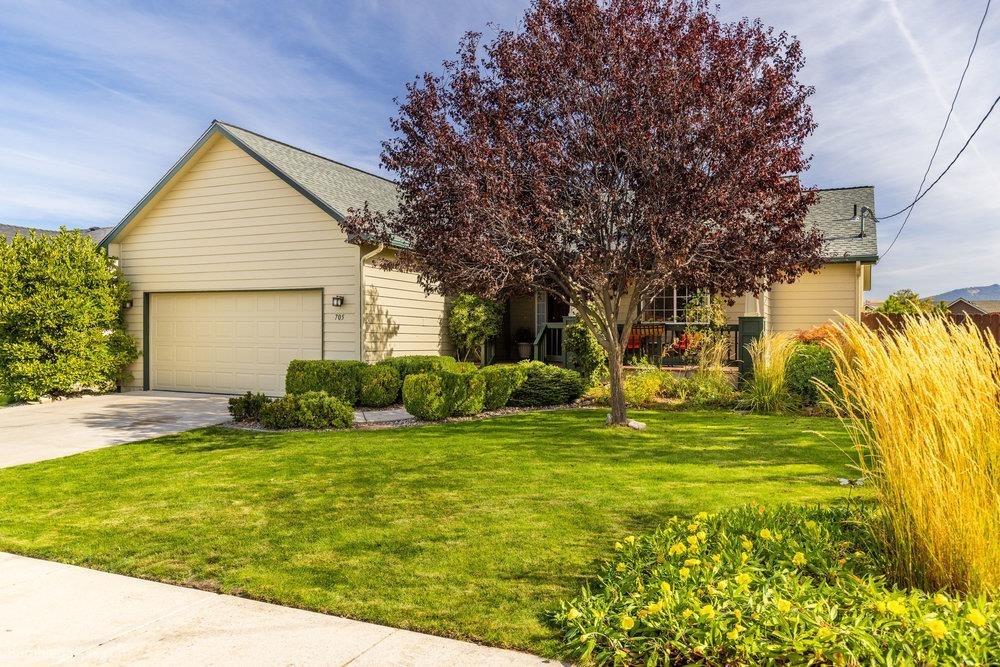 Property Photo: 705 S Long Rd WA 99016