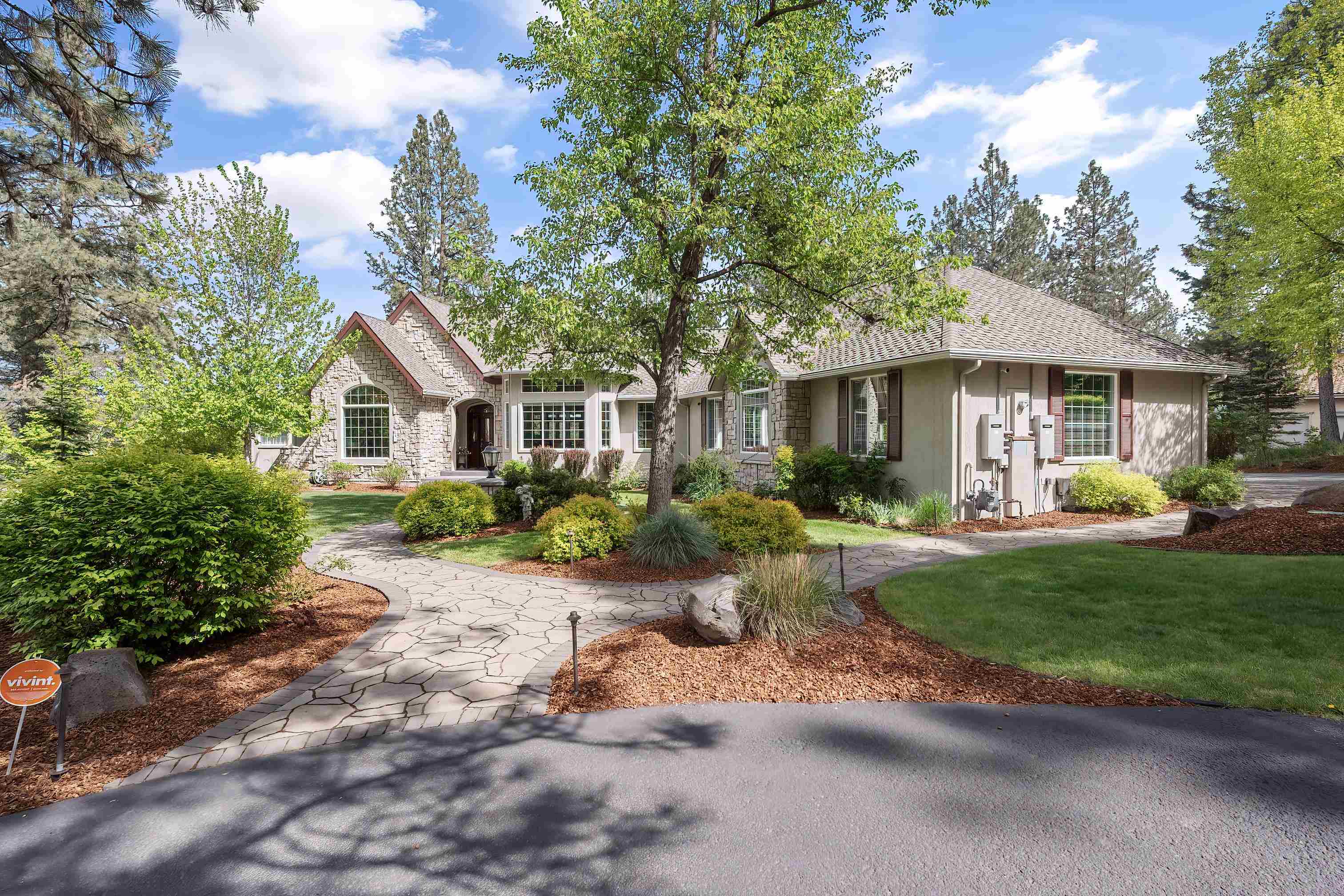 Property Photo: 13411 S Bluegrouse Ln WA 99224