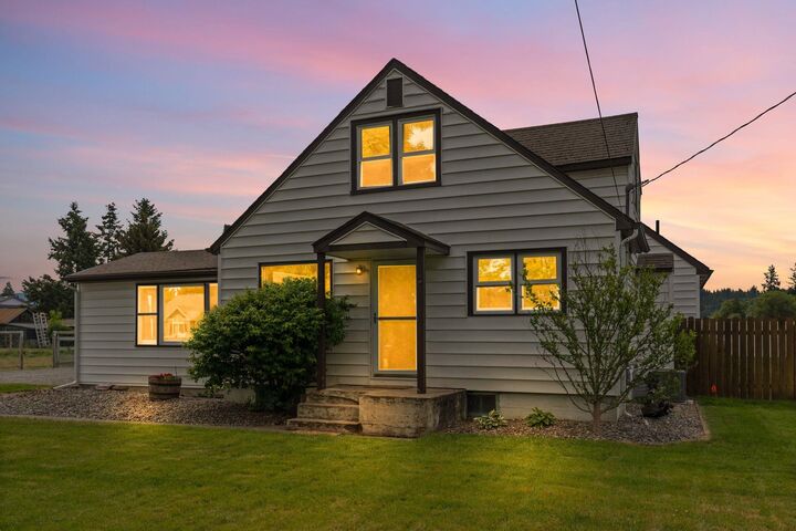 Property Photo:  17616 E Alki Ave  WA 99016 
