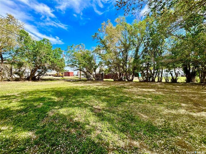 Property Photo:  209 4th Avenue E  SK S0L 0K0 