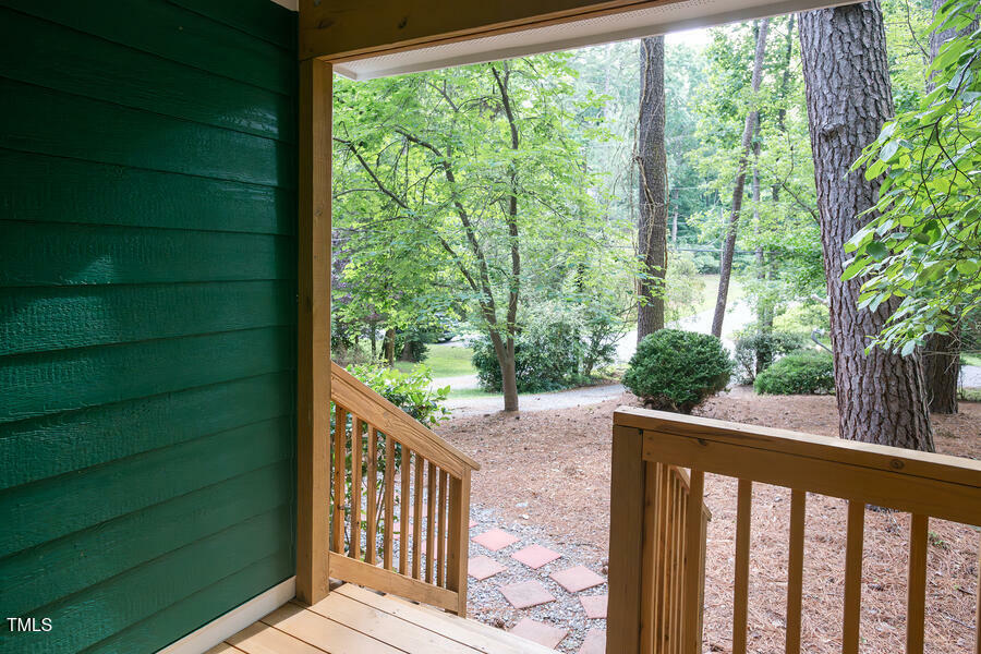 Property Photo:  90 Oak Leaf Lane  NC 27516 