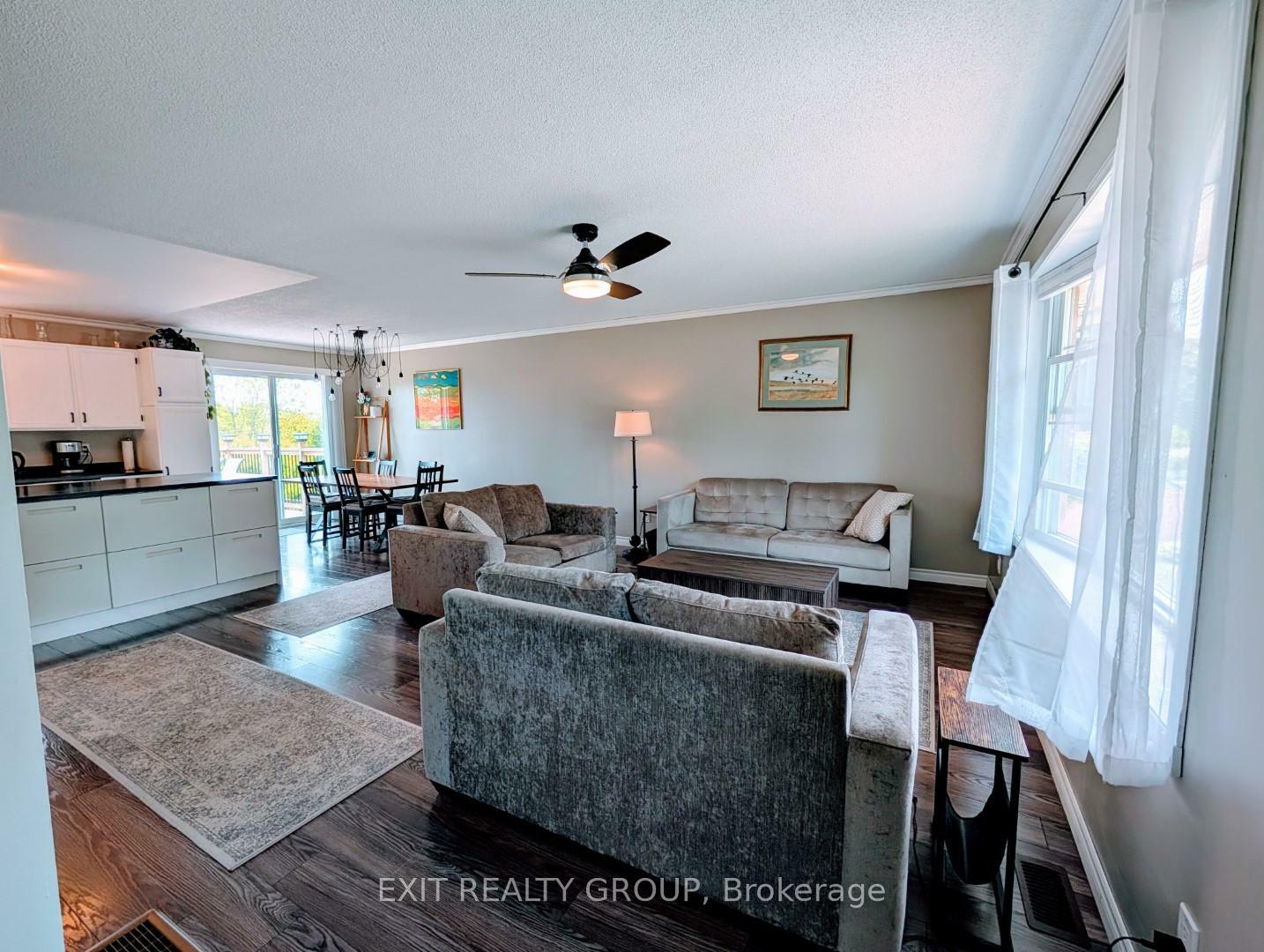 Property Photo: 33 Bleeker Avenue ON K8V 5Y2