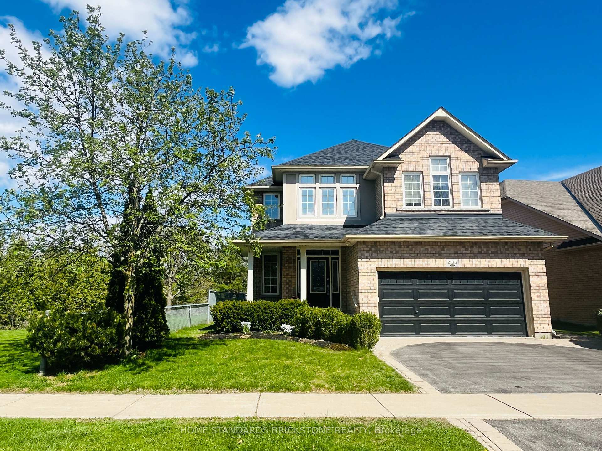 Property Photo:  2135 Avalon Court  ON L1L 0B2 