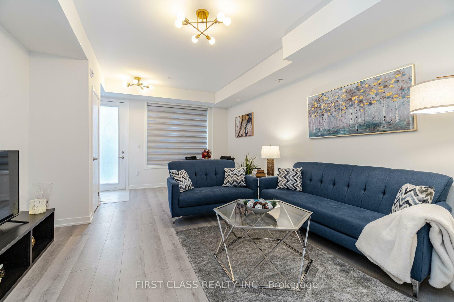 Property Photo: 3405 Ridgeway Drive 30 ON L5T 5T3