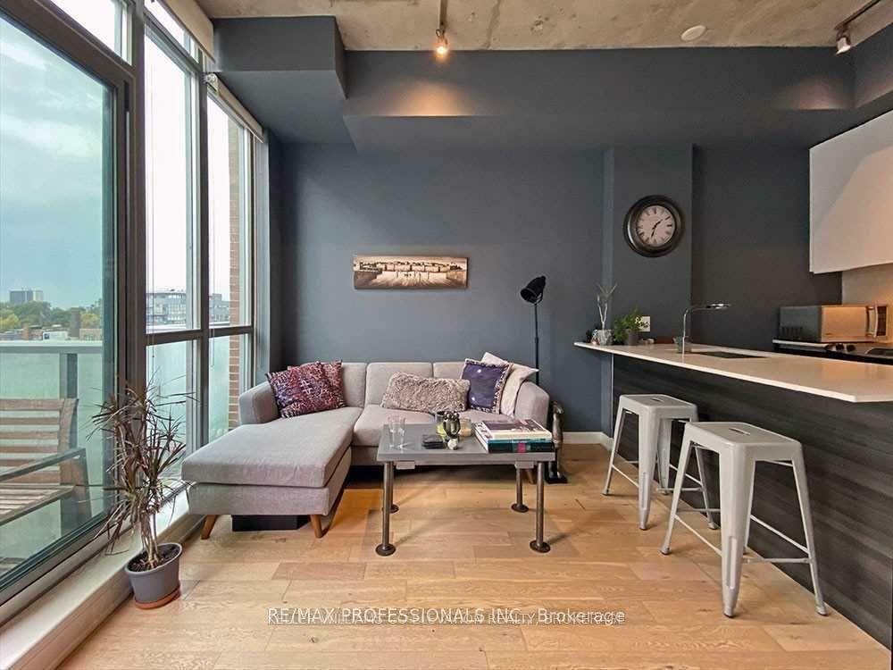 Property Photo: 8 Gladstone Avenue 611 ON M6J 3K6