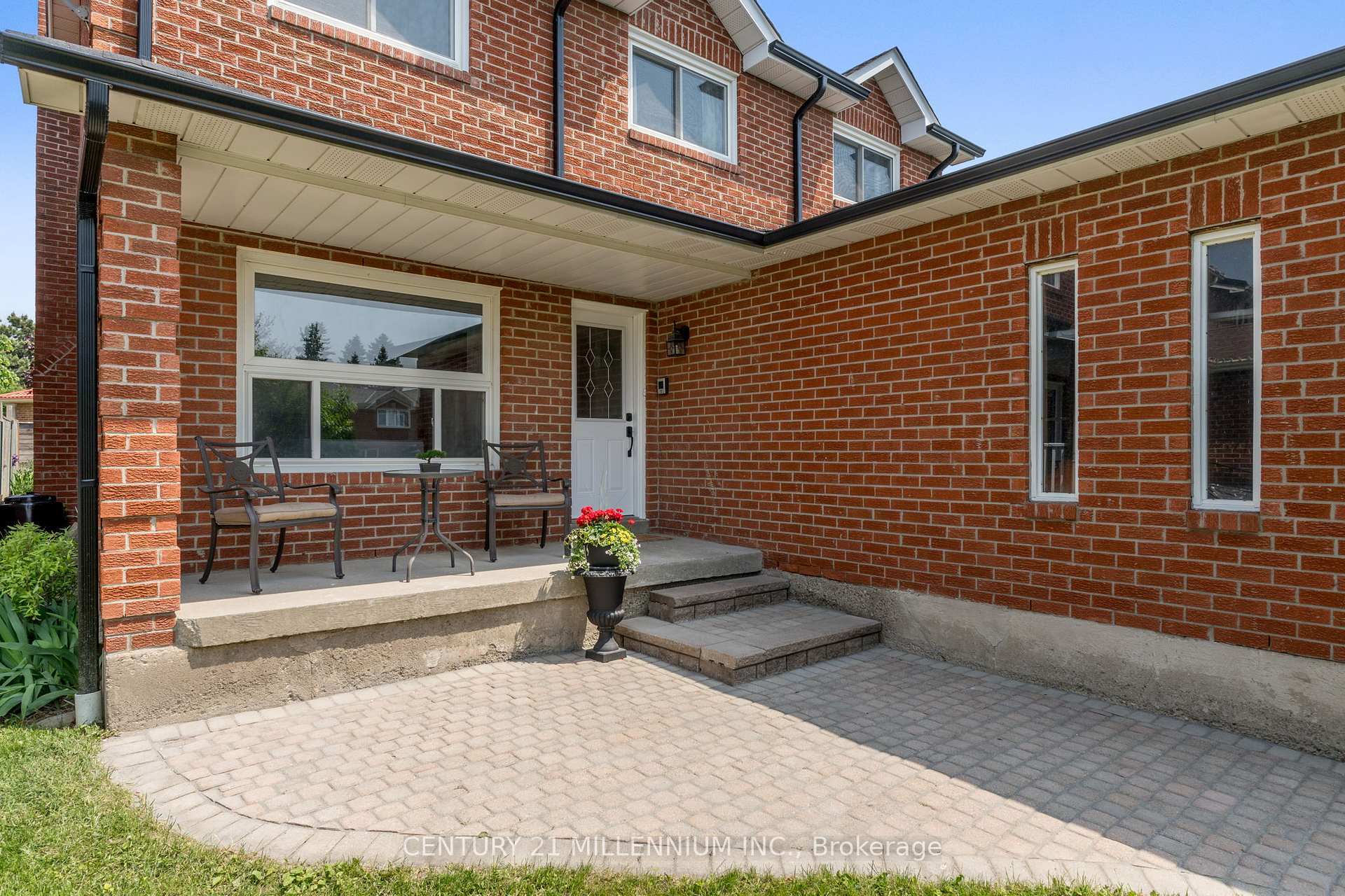 Property Photo: 17 Whitehaven Drive ON L6Z 2R5