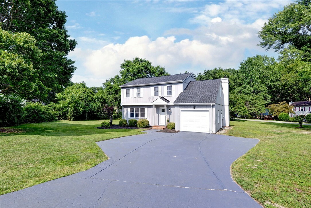 Property Photo: 114 Astrid Lane VA 20188