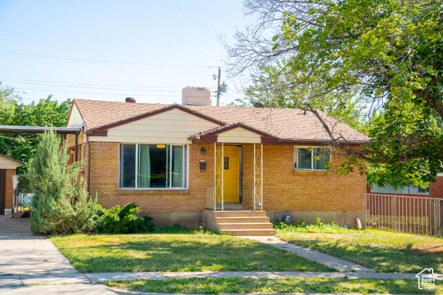 Property Photo: 121 W 350 N UT 84015