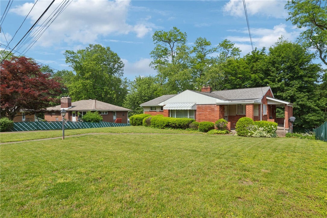 Property Photo: 1341 Foxboro Drive PA 15146