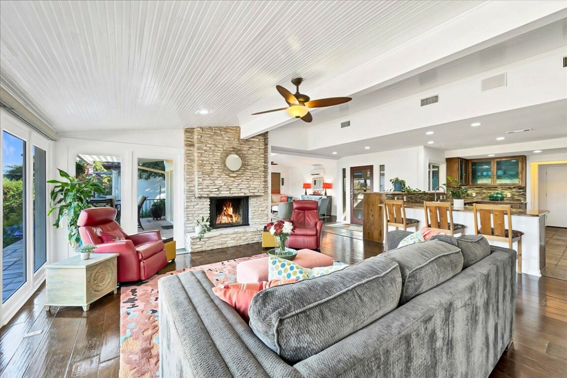 Property Photo:  922 Challenger  TX 78734 