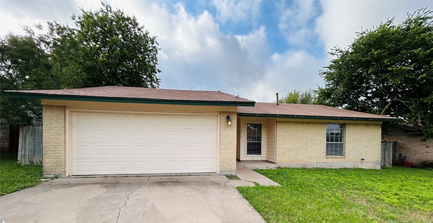 Property Photo:  12913 Lamplight Village Avenue  TX 78727 