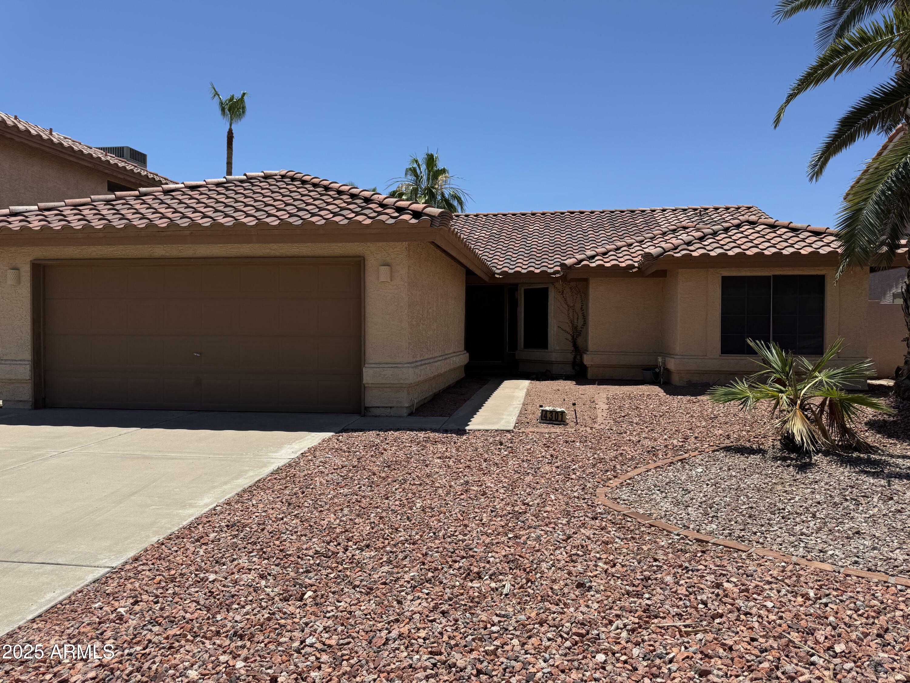 Property Photo: 4301 E Amberwood Drive AZ 85048