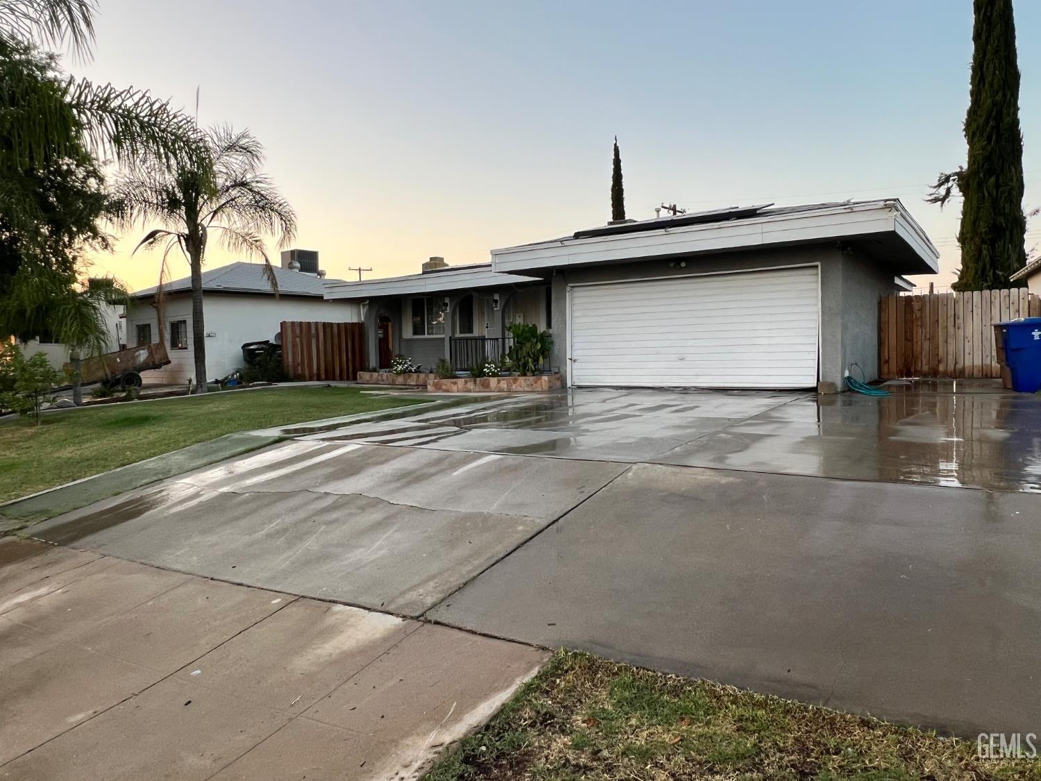Property Photo:  1208 West Point Drive  CA 93305 