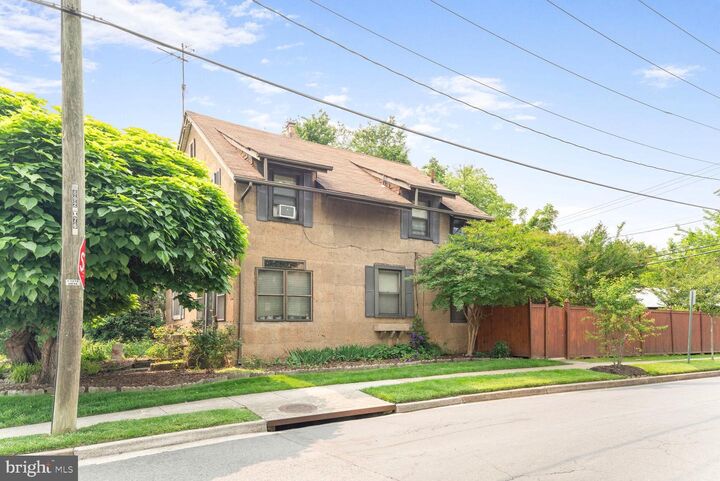 Property Photo:  801 23rd Street S  VA 22202 