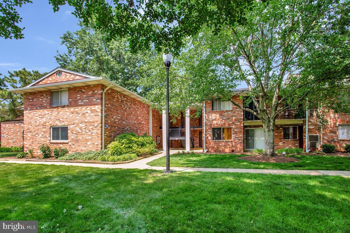 Property Photo:  211 Victor Parkway B  MD 21403 