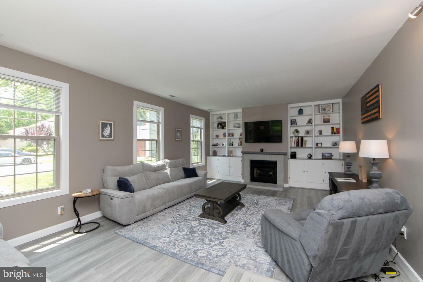 Property Photo: 36 Bretshire Court NJ 08055