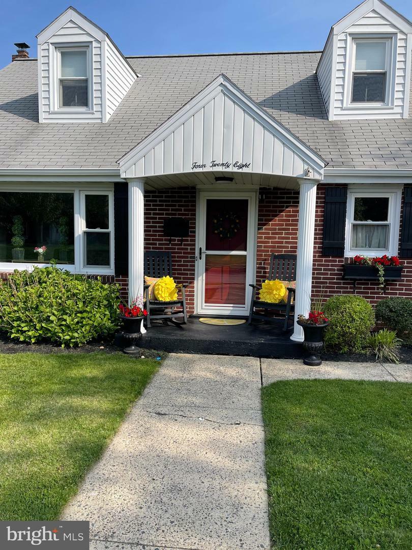 Property Photo: 428 W Caracas Avenue PA 17033