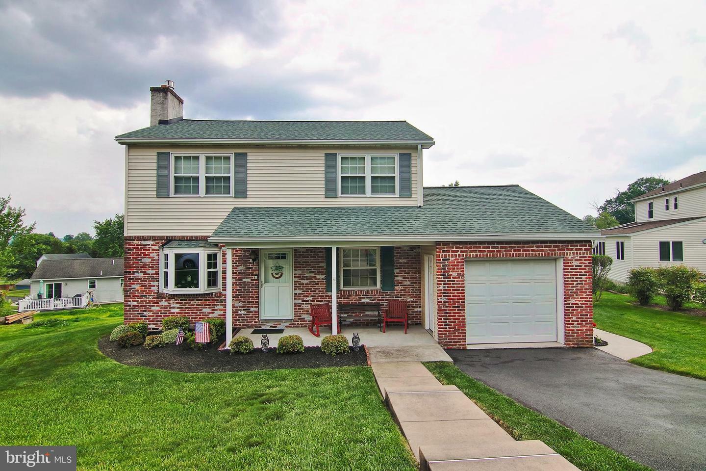 Property Photo: 635 Roberts Drive PA 19464