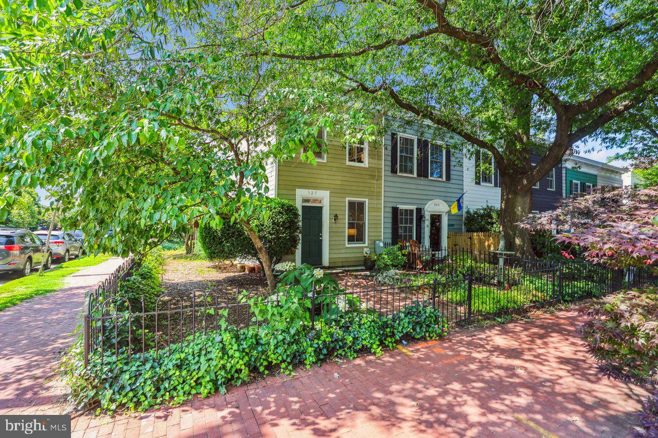Property Photo: 927 G Street SE DC 20003