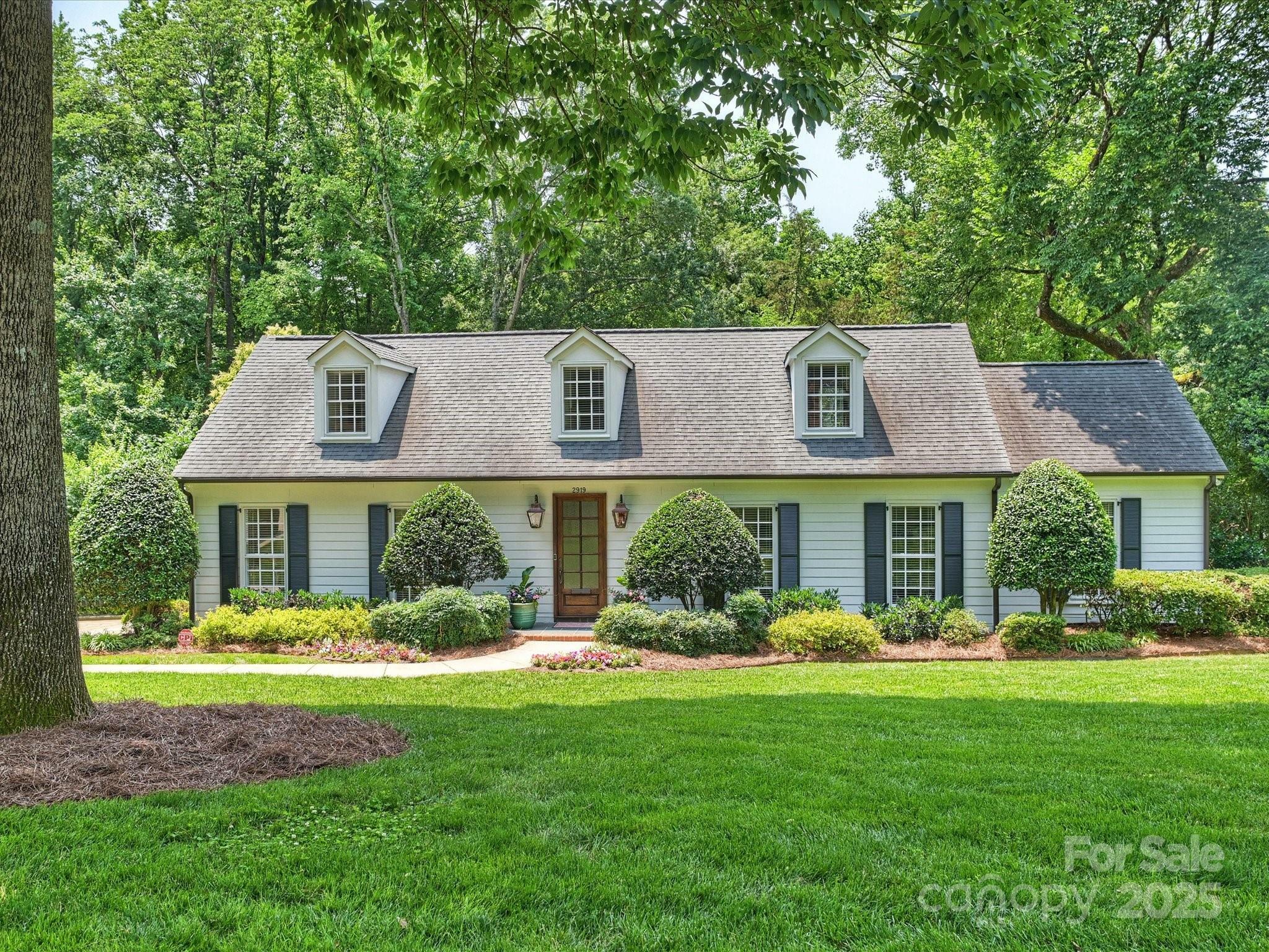 Property Photo: 2919 Wickersham Road NC 28211
