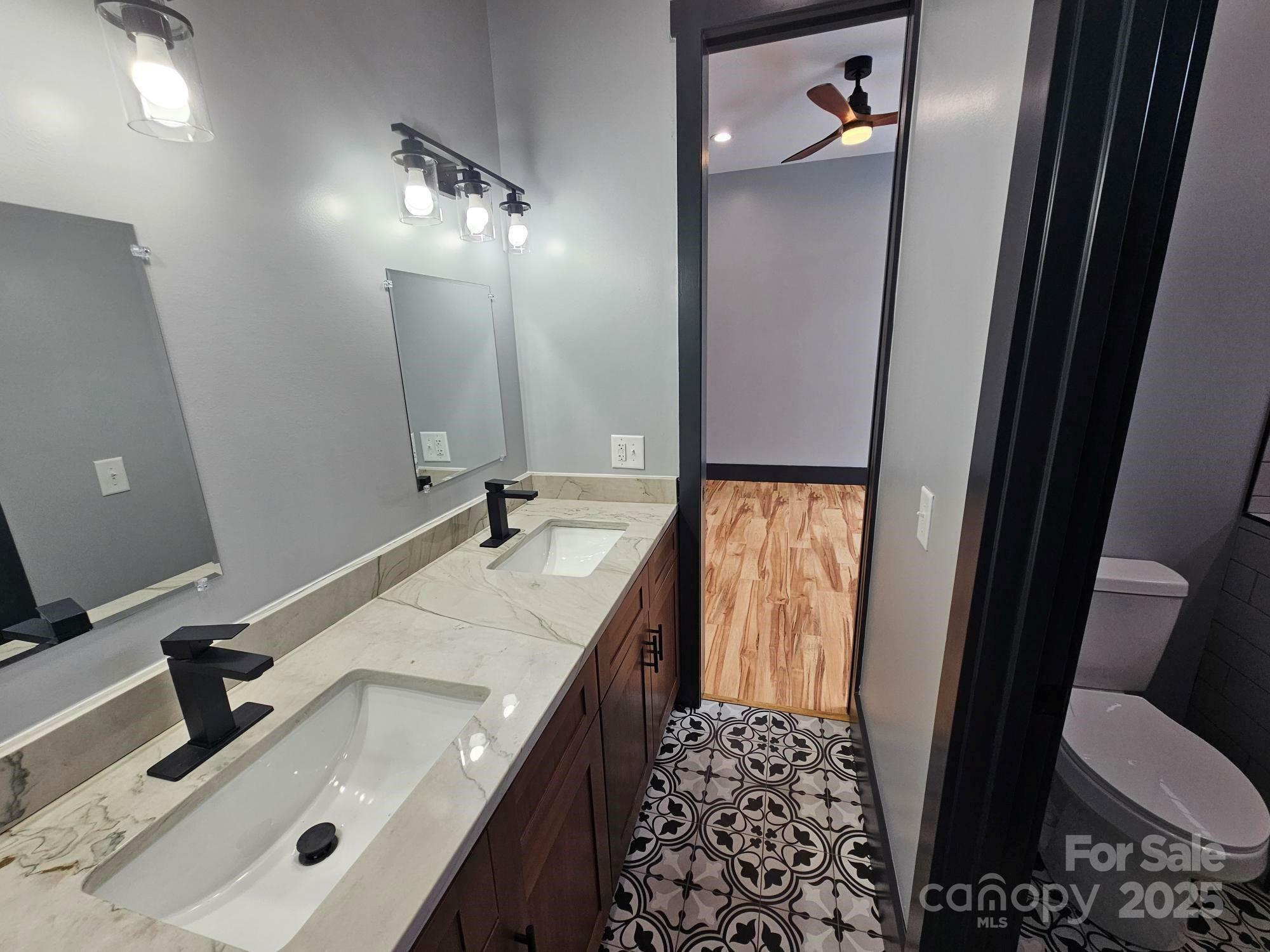 Property Photo: 1076 Table View Drive 55 NC 28655
