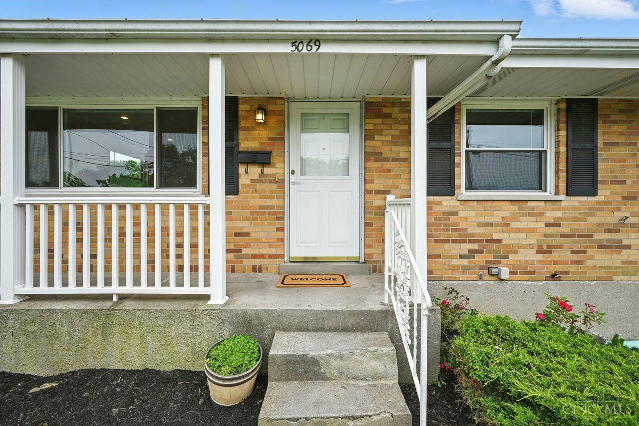 Property Photo: 5069 Grosse Pointe Lane OH 45238