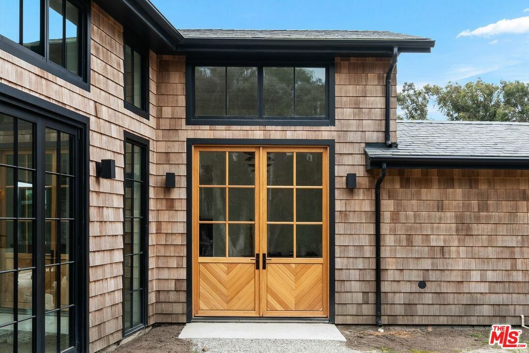 Property Photo: 6956 Dume Dr CA 90265