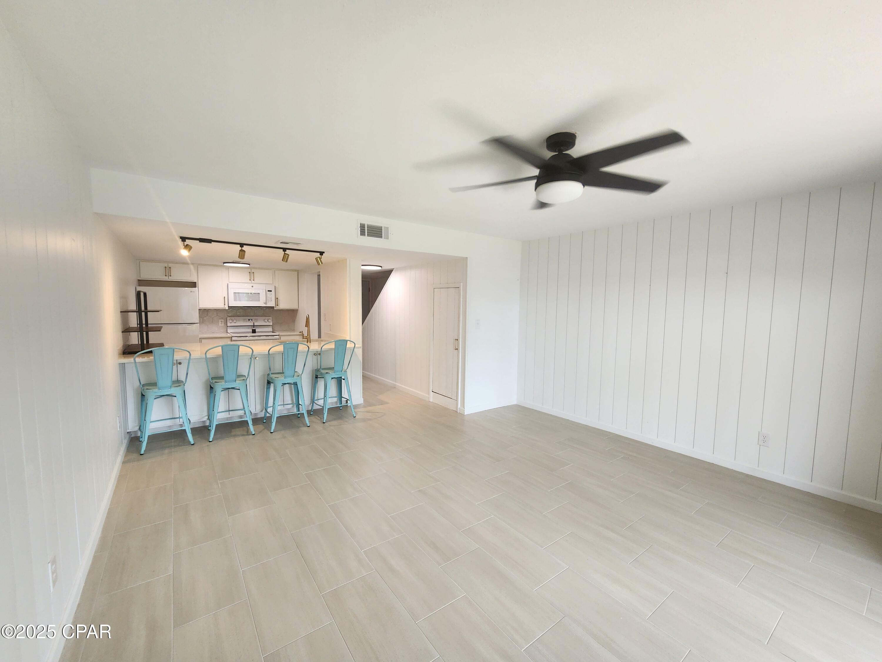 Property Photo: 6901 N Lagoon Drive 15 FL 32408