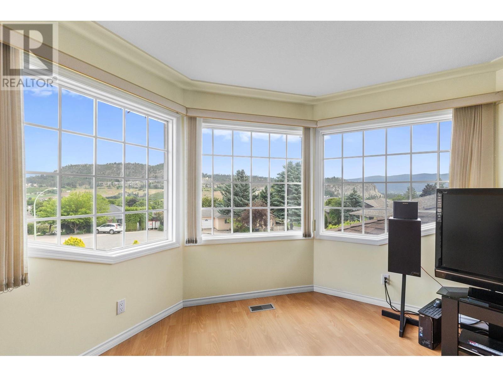 Property Photo: 1786 Sprucedale Court BC V1V 1P3