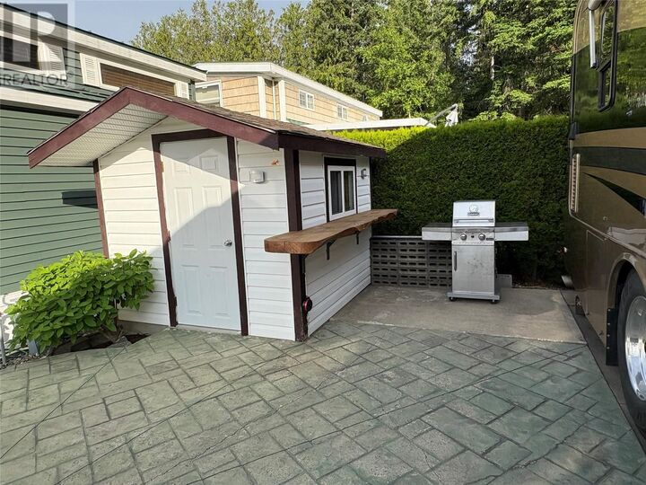 Property Photo:  667 Waverly Park Frontage Road  BC V0E 2W1 
