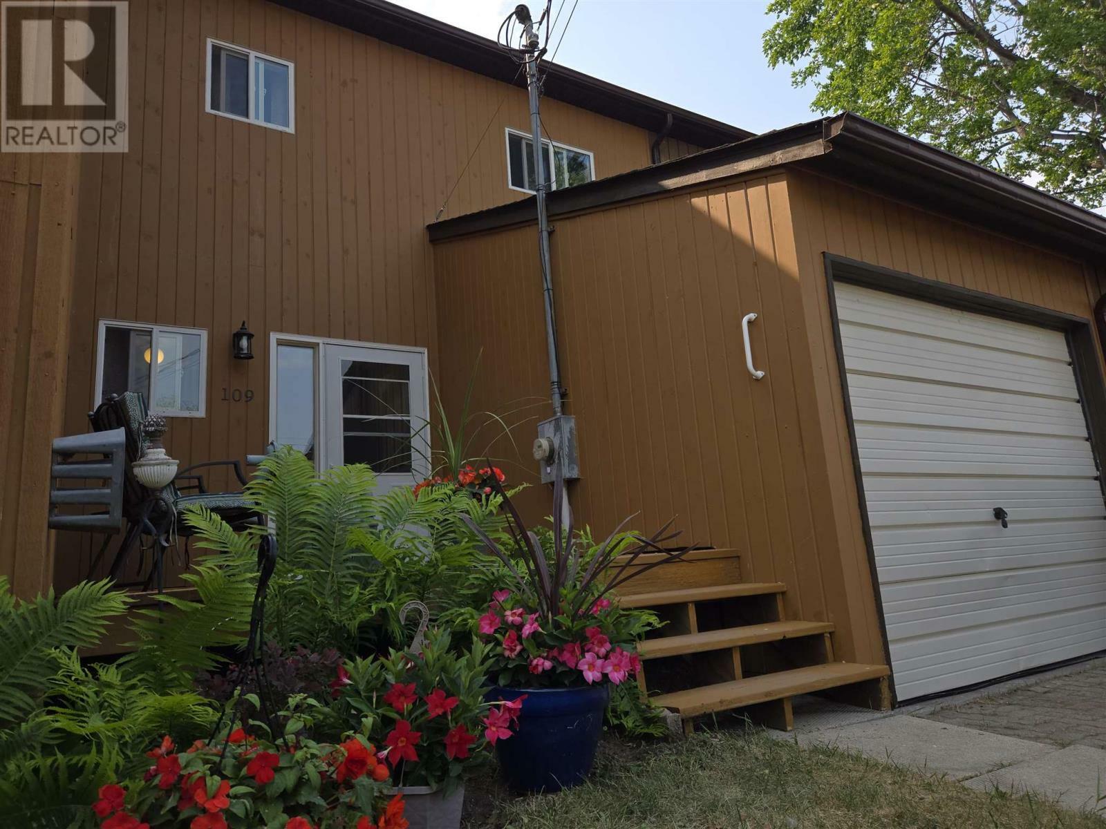 Property Photo: 109 McLean Ave ON P0X 1C0