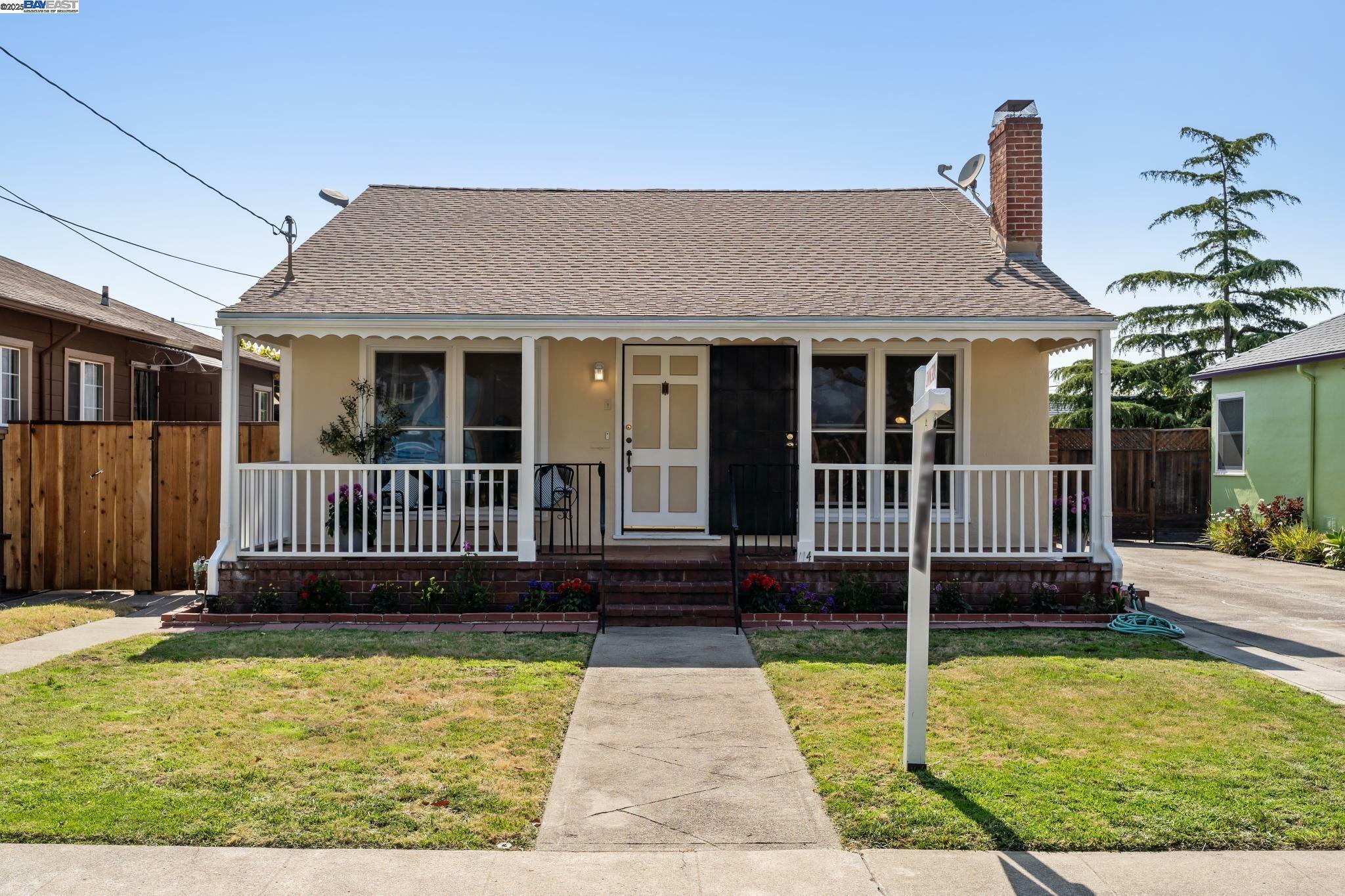 Property Photo:  114 Santa Clara Ave  CA 94501 