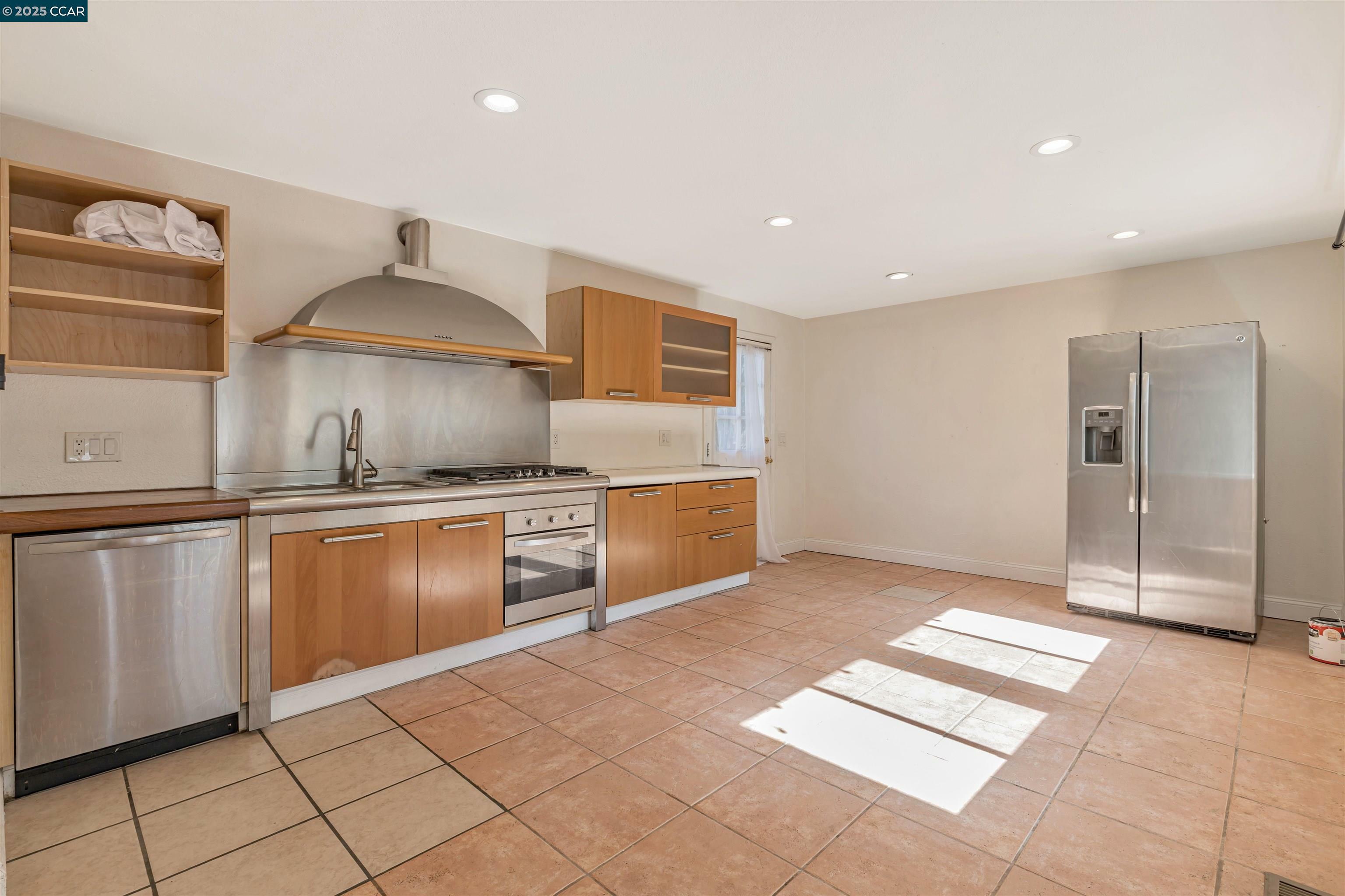 Property Photo: 233 Sierra Dr CA 94596
