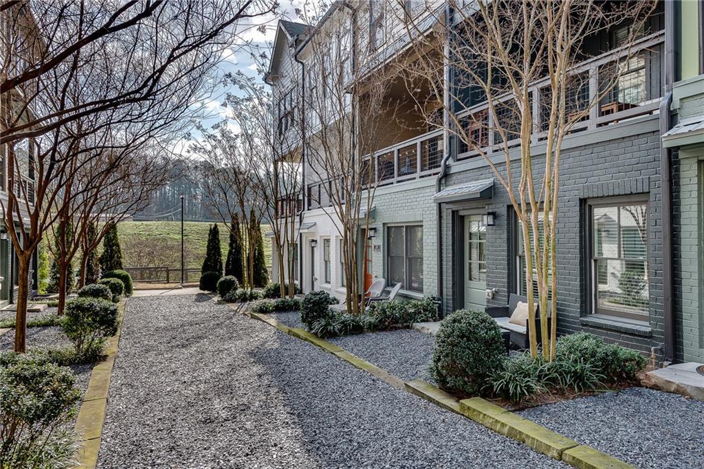 Property Photo: 768 Aerial Way GA 30312