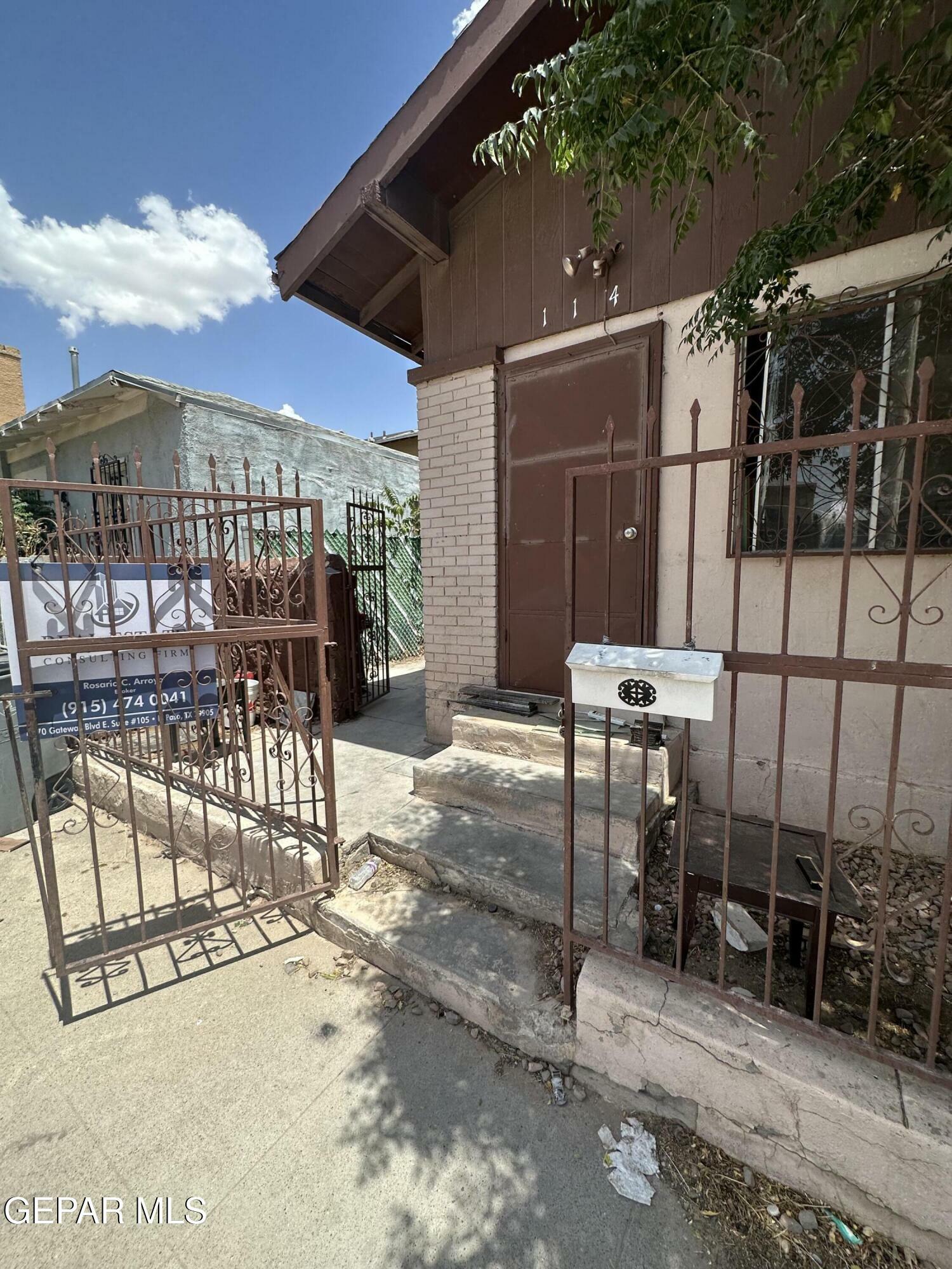Property Photo: 114 Fern Way TX 79902