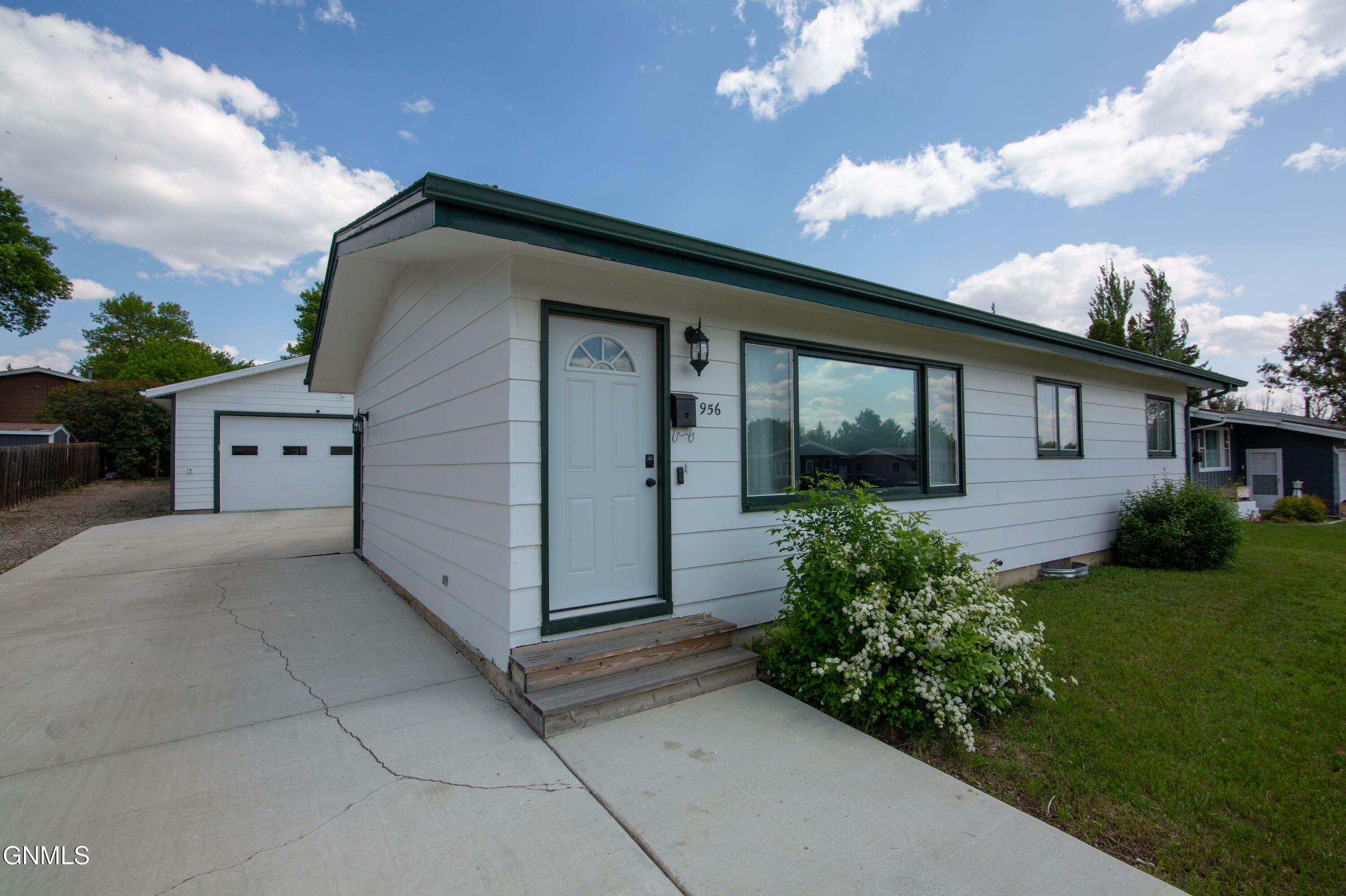 Property Photo: 956 Dell Avenue ND 58601